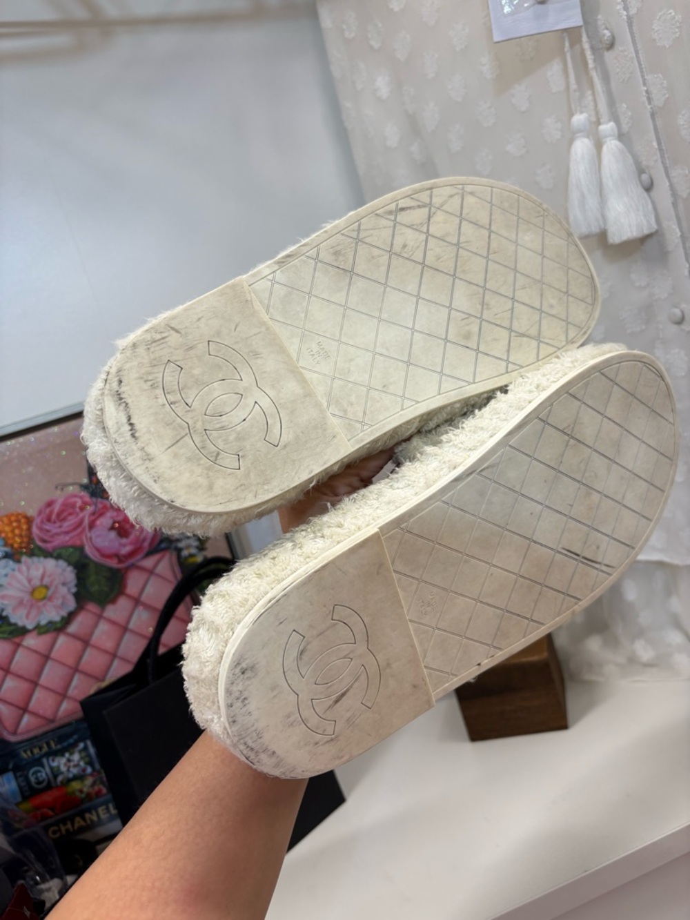 🔥🔥 Chanel Interlocking Mules CC Beige Quilted sandals size 39 with COA - Picture 7 of 9